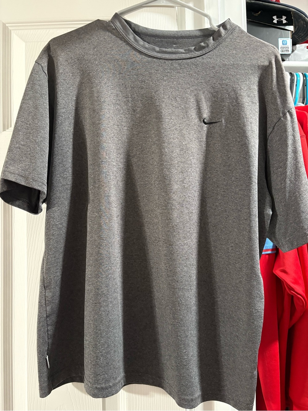 Nike Men’s Dark Gray Heather Short Sleeve Athletic Tee